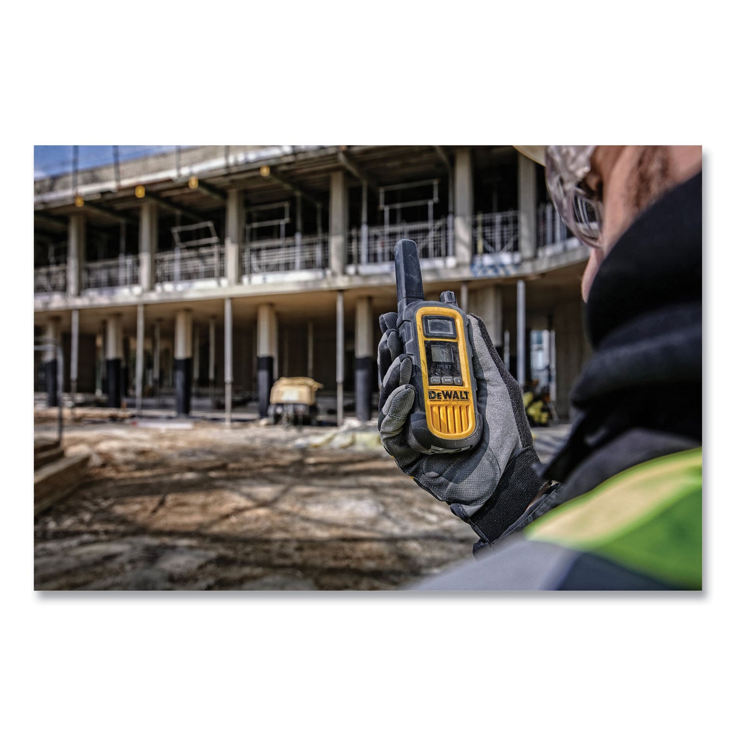 1DXFRS800SV1 FRS Two-Way Radios, 2 Radios, 2 W, 22 Channels